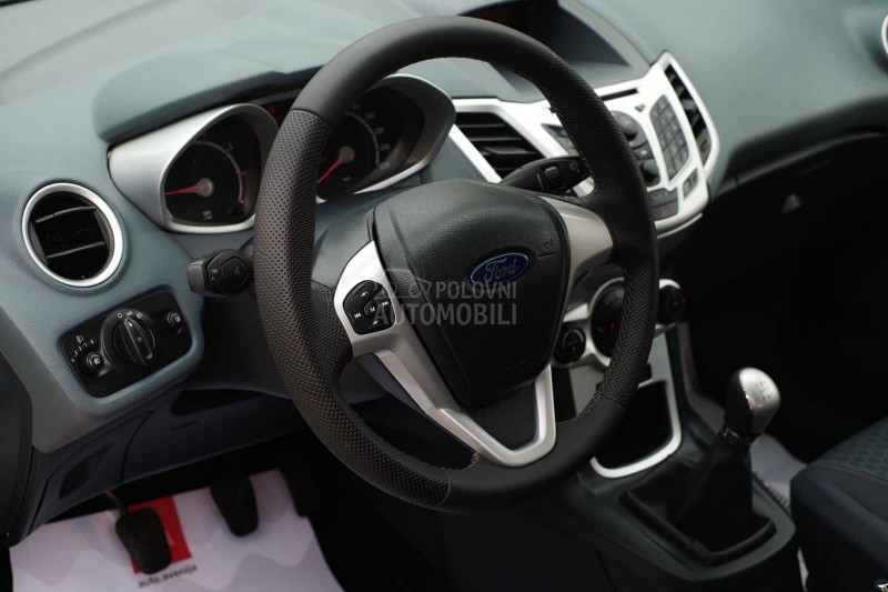 Ford Fiesta 1.4i TNG TITANIUM