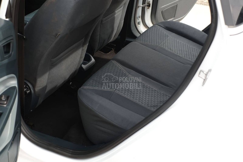 Ford Fiesta 1.4i TNG TITANIUM