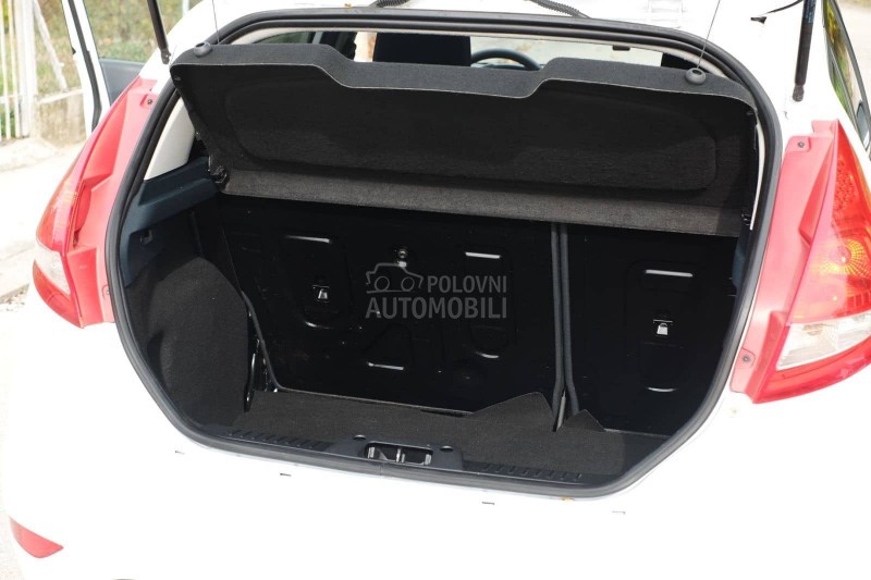 Ford Fiesta 1.4i TNG TITANIUM