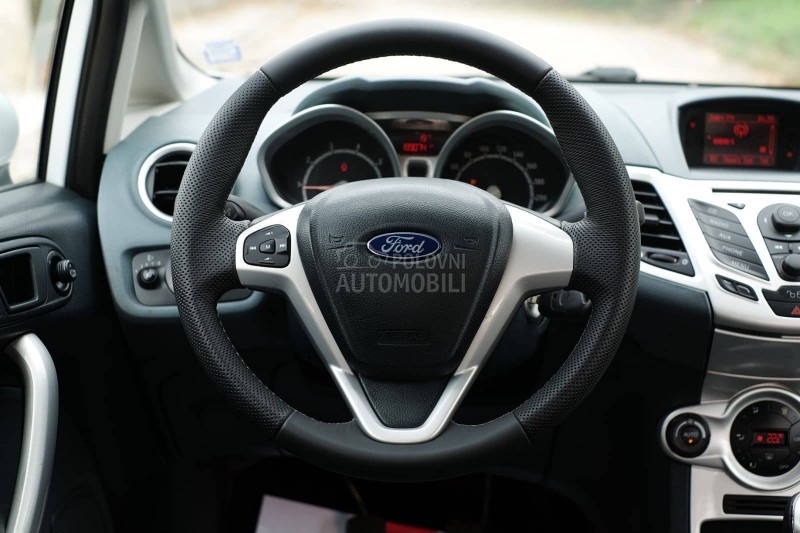 Ford Fiesta 1.4i TNG TITANIUM