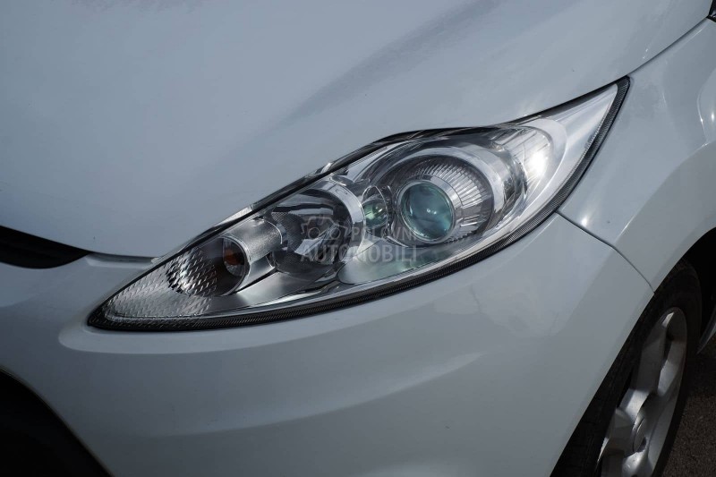 Ford Fiesta 1.4i TNG TITANIUM