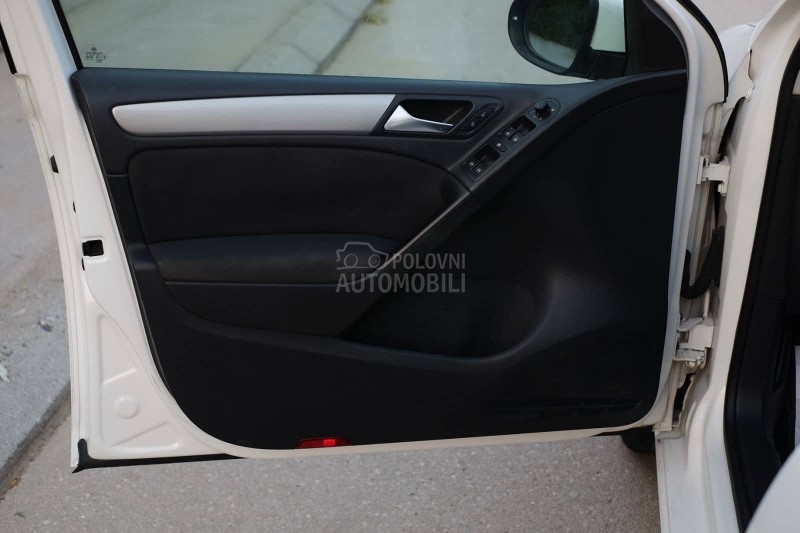 Volkswagen Golf 6 1.6TDI TREND Nav