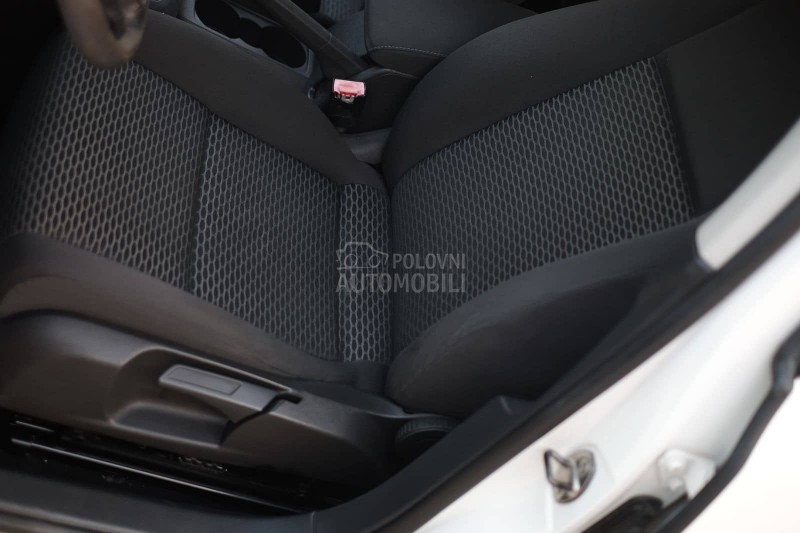 Volkswagen Golf 6 1.6TDI TREND Nav