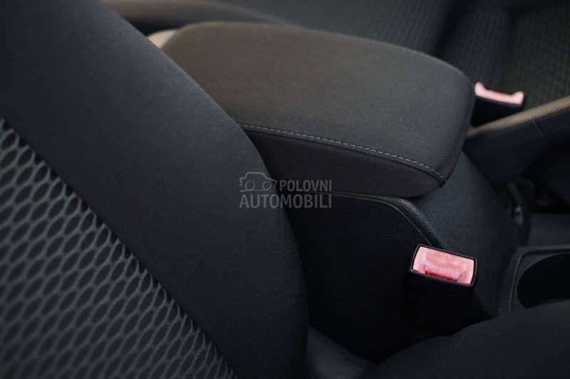 Volkswagen Golf 6 1.6TDI TREND Nav