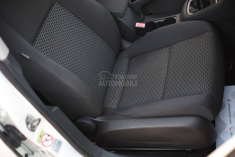 Volkswagen Golf 6 1.6TDI TREND Nav