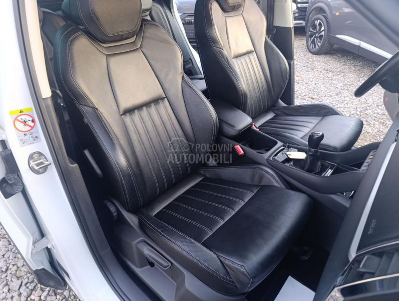 Škoda Karoq 1.6tdi exclusive