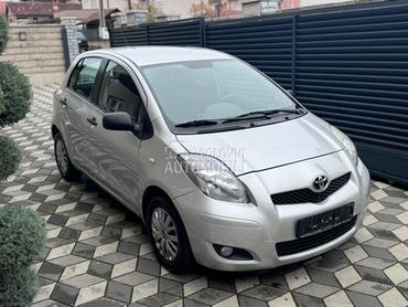 Toyota Yaris 1.0b VVT-I TERRA