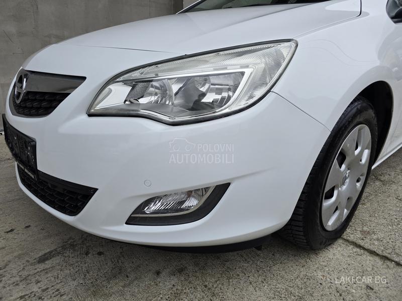 Opel Astra J AUTOM 1.6b