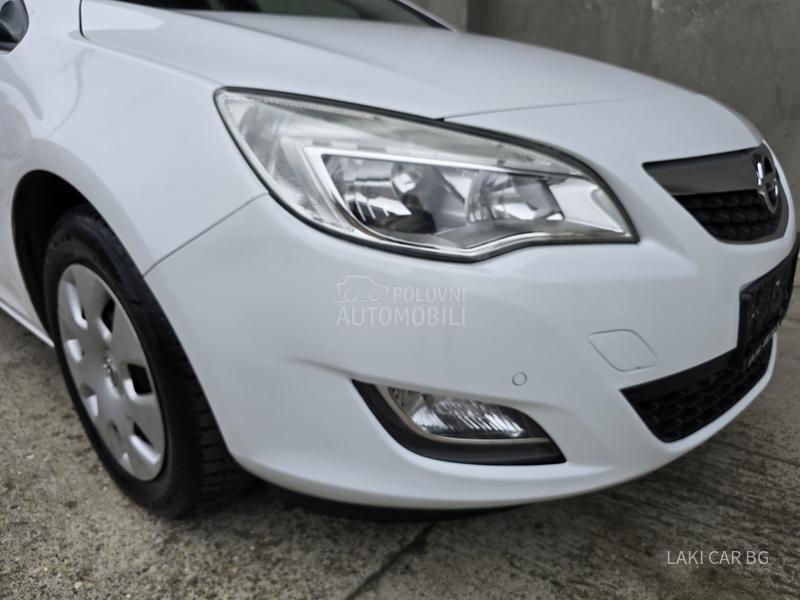 Opel Astra J AUTOM 1.6b