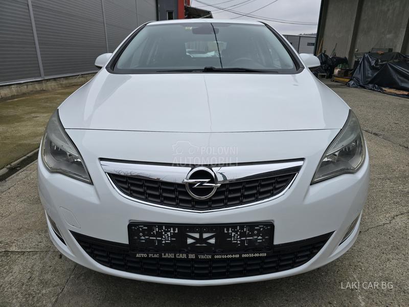 Opel Astra J AUTOM 1.6b