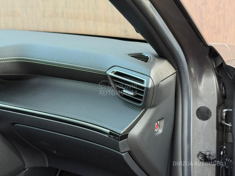 Peugeot 2008 GT/Pano/Kamera