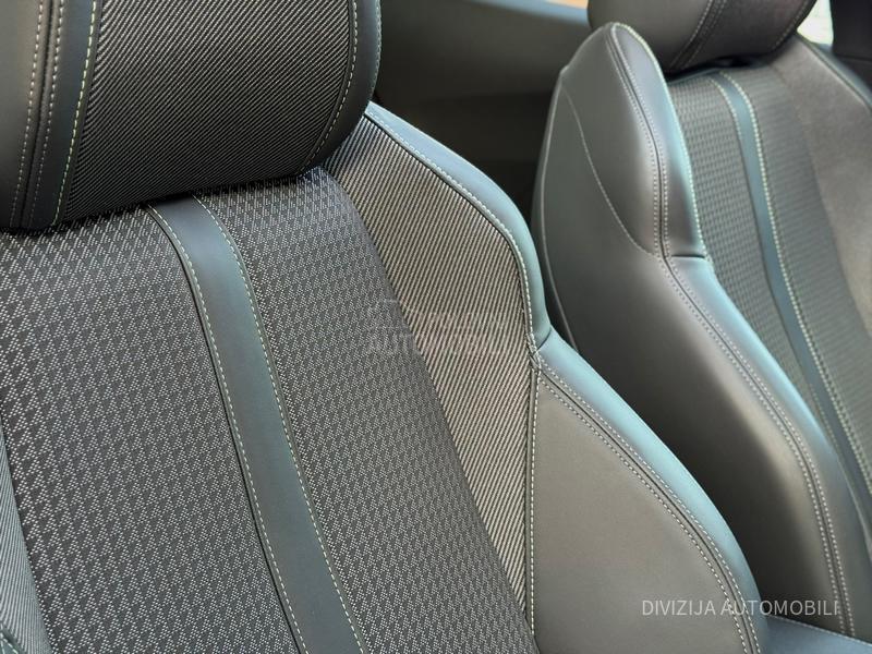 Peugeot 2008 GT/Pano/Kamera