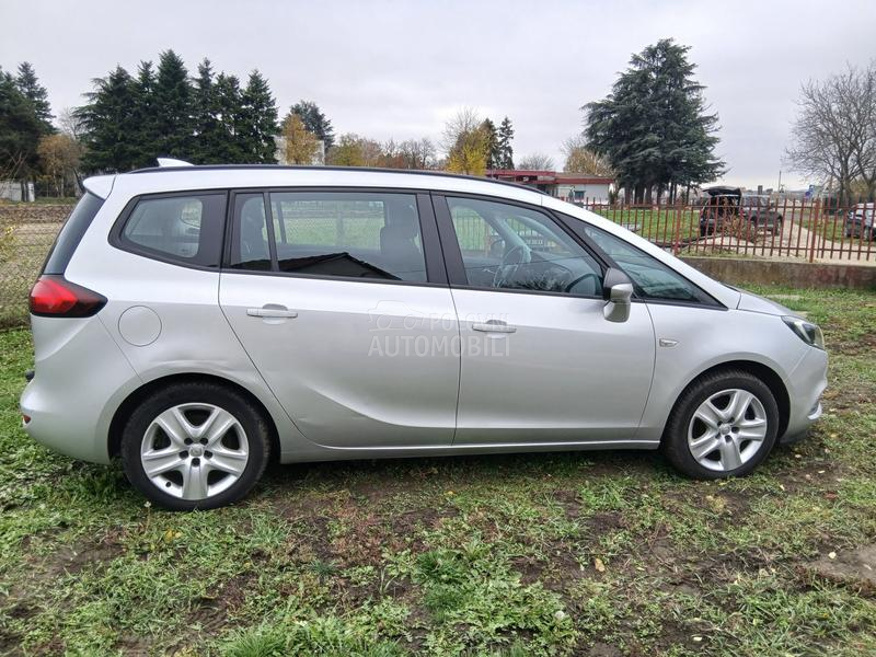 Opel Zafira 