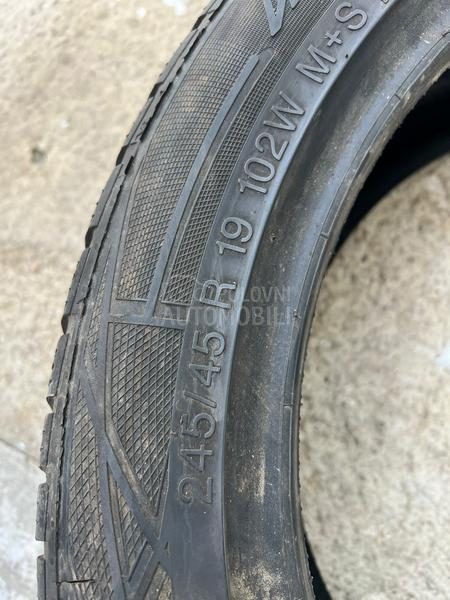 Vredestein 245/45 R19 Zimska