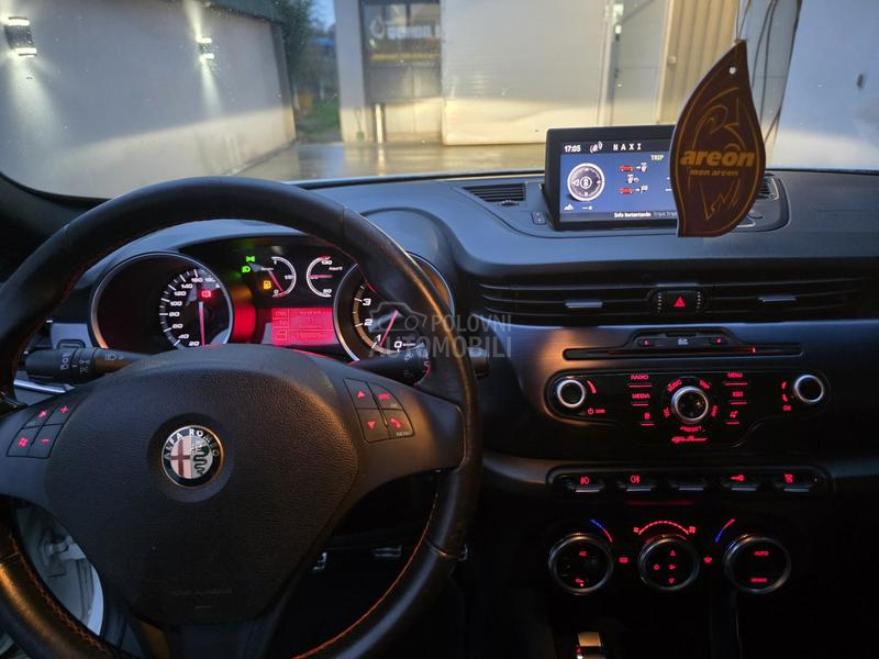 Alfa Romeo Giulietta 1750 TBI