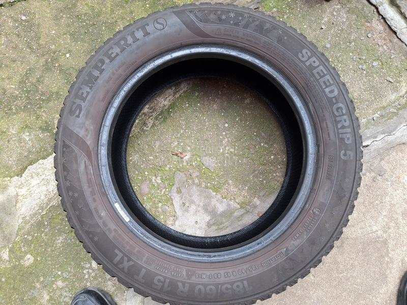 Semperit 185/60 R15 Zimska