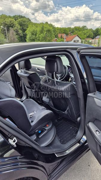Mercedes Benz E 200 