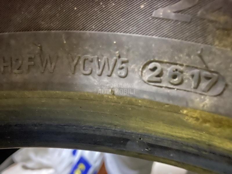 Kumho 245/45 R18 Zimska