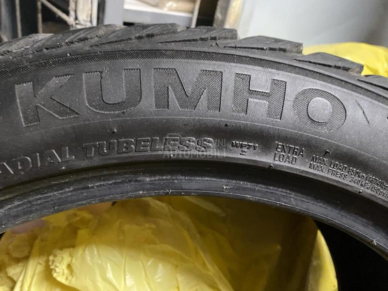 Kumho 245/45 R18 Zimska
