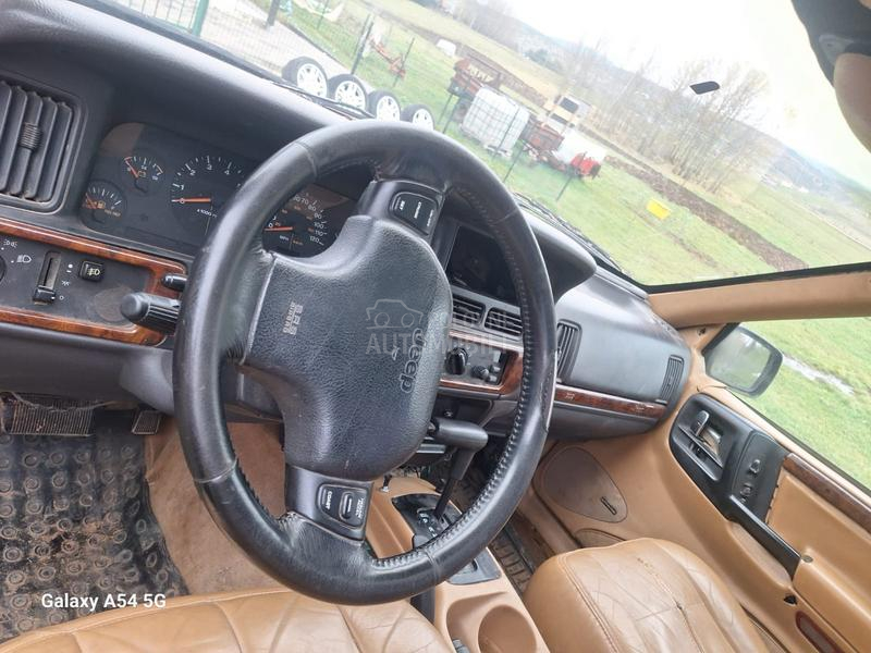 Jeep Grand Cherokee jz 5.2