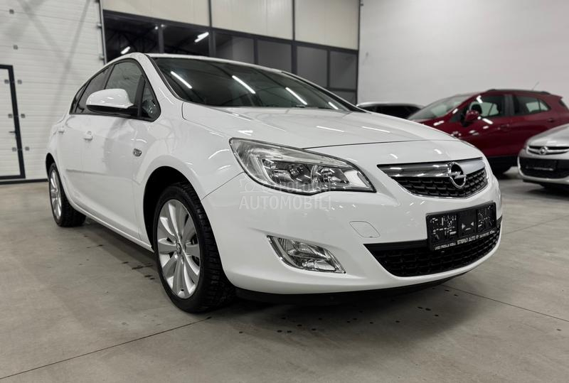 Opel Astra J 1.4 TURBO CH