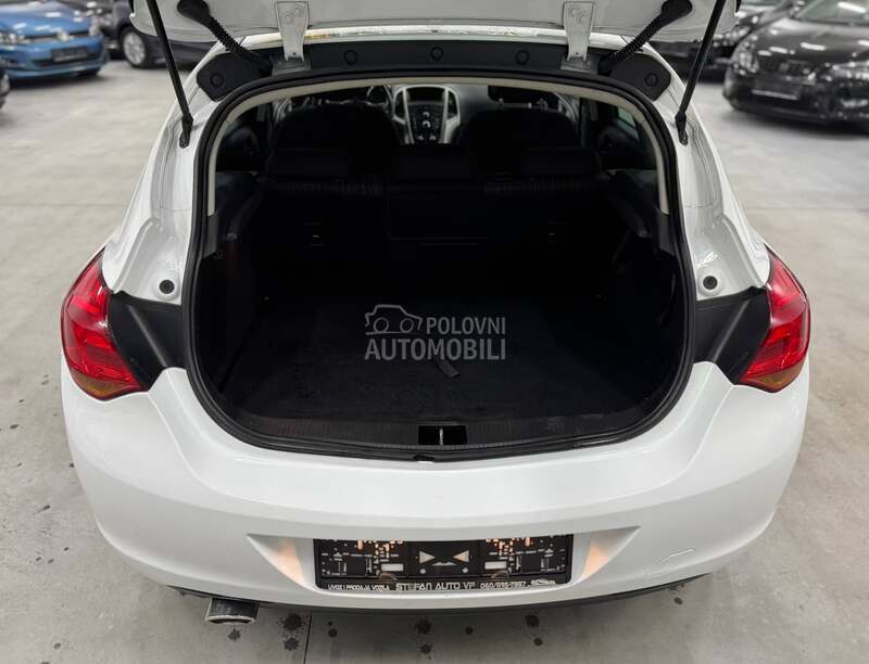 Opel Astra J 1.4 TURBO CH