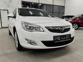 Opel Astra J 1.4 TURBO CH