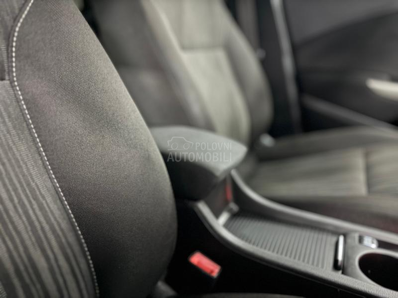 Opel Astra J 1.4 TURBO CH