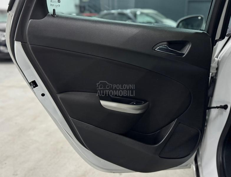 Opel Astra J 1.4 TURBO CH