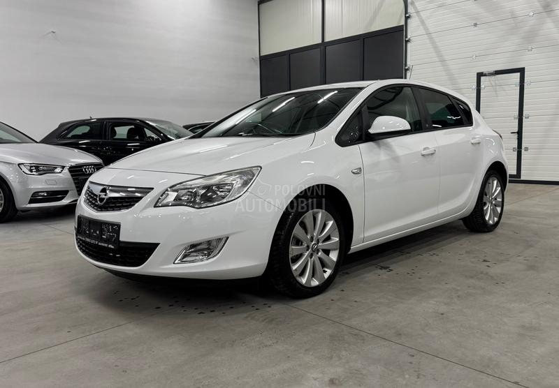 Opel Astra J 1.4 TURBO CH