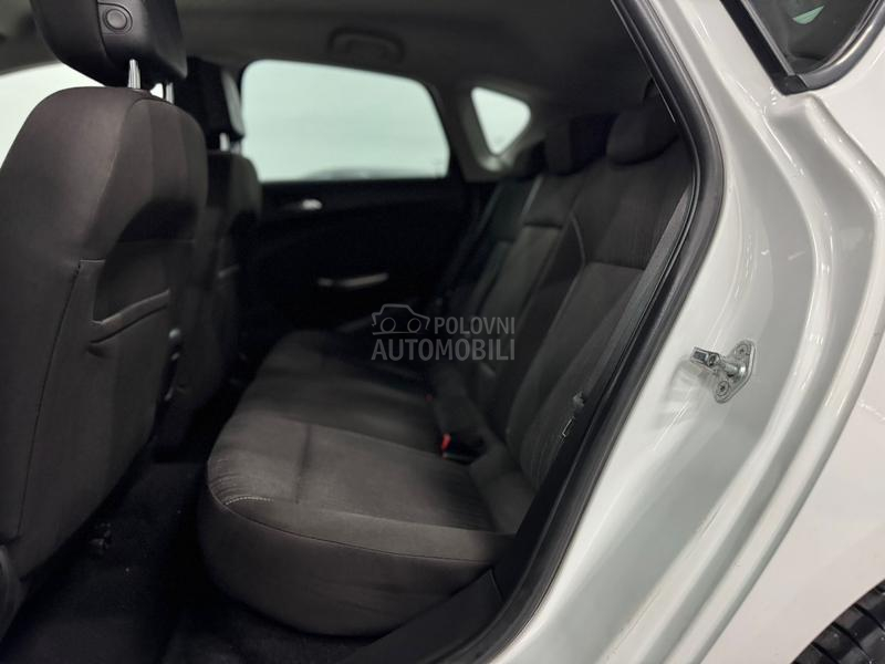 Opel Astra J 1.4 TURBO CH