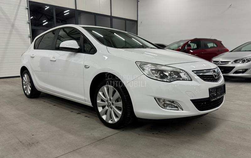 Opel Astra J 1.4 TURBO CH