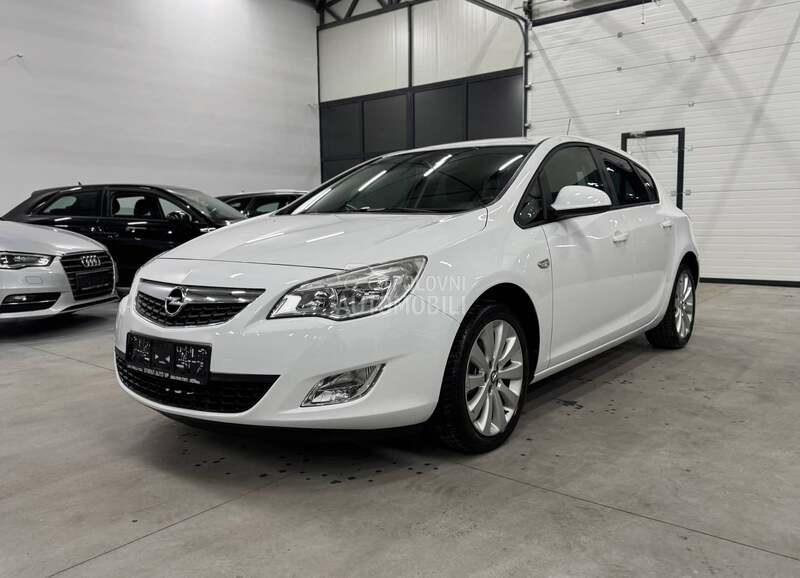 Opel Astra J 1.4 TURBO CH