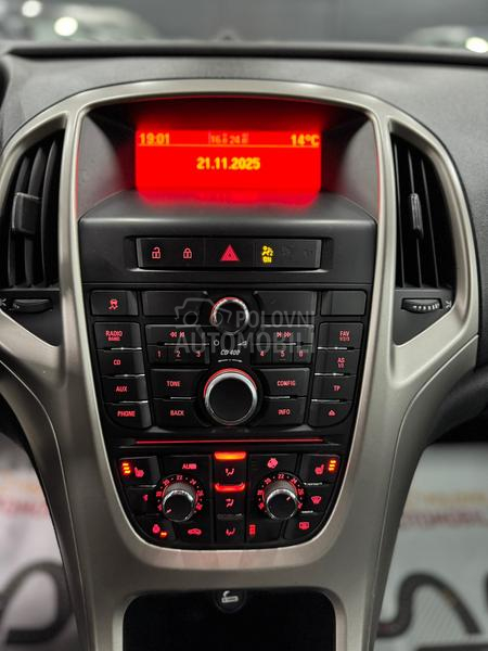 Opel Astra J 1.4 TURBO CH