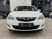 Opel Astra J 1.4 TURBO CH