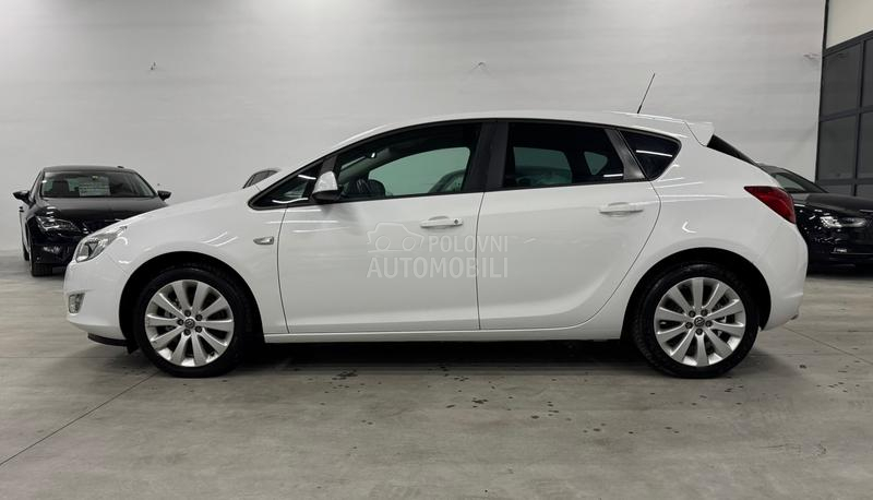 Opel Astra J 1.4 TURBO CH