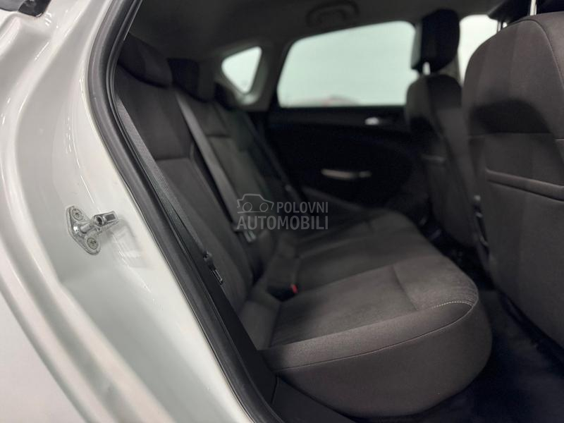 Opel Astra J 1.4 TURBO CH