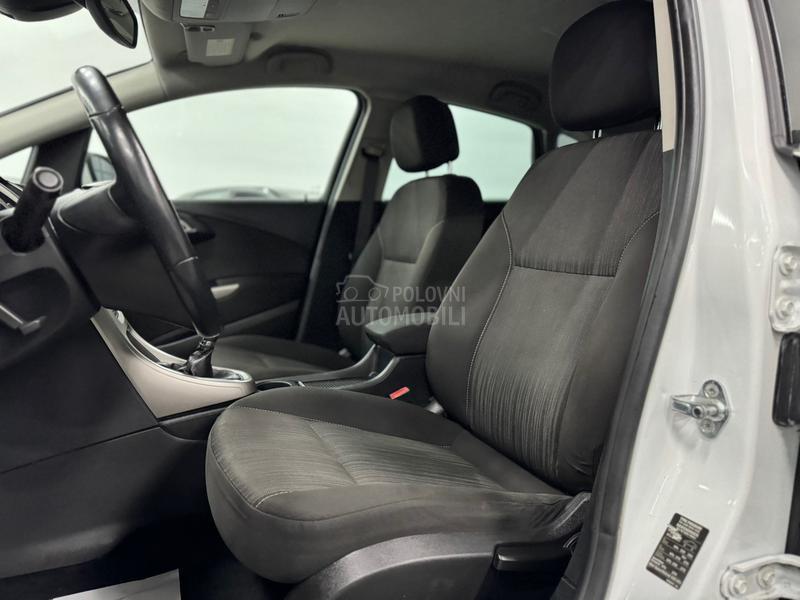 Opel Astra J 1.4 TURBO CH