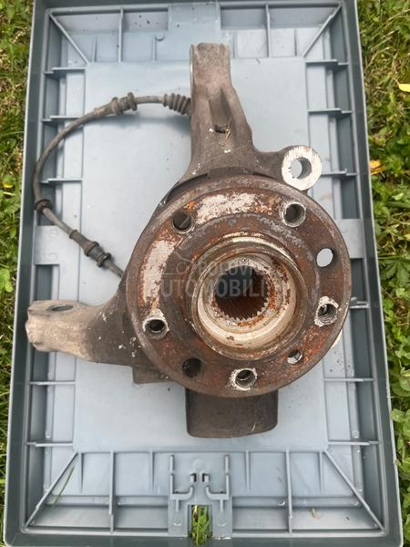 Prednja desna glavčina