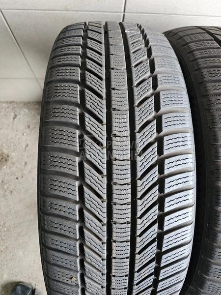 Continental 235/45 R21 Zimska