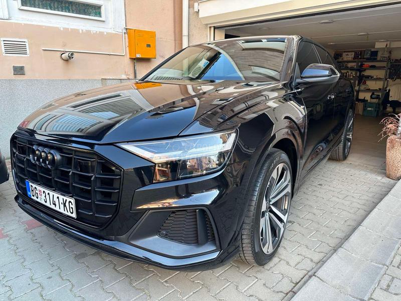 Audi Q8 S LINE