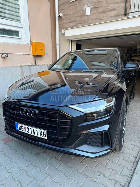 Audi Q8 S LINE