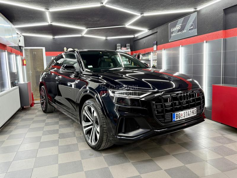 Audi Q8 S LINE