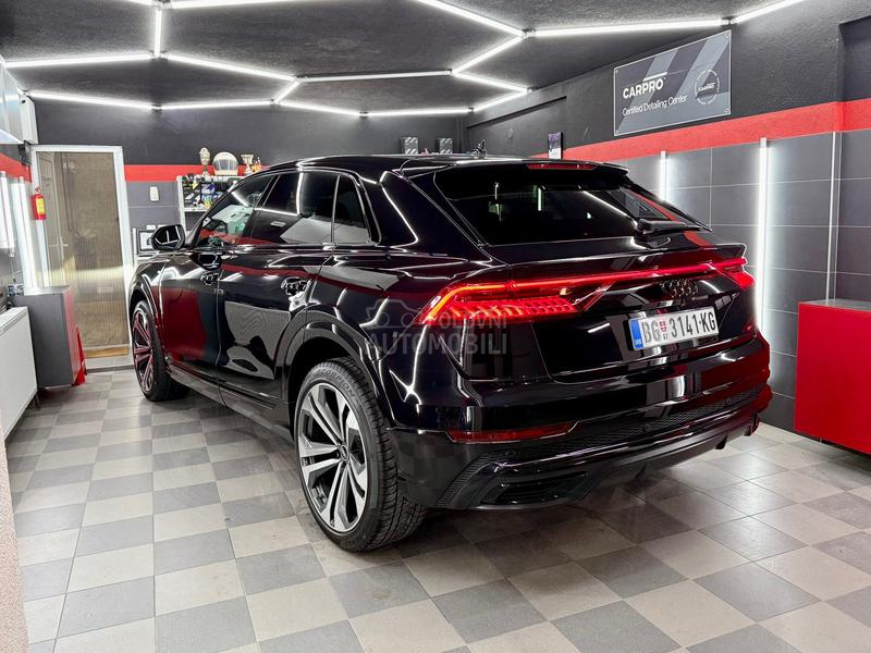 Audi Q8 S LINE