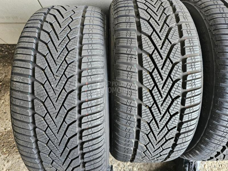 Semperit 205/50 R15 Zimska