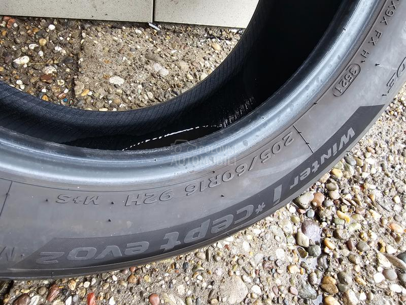 Hankook 205/60 R16 Zimska