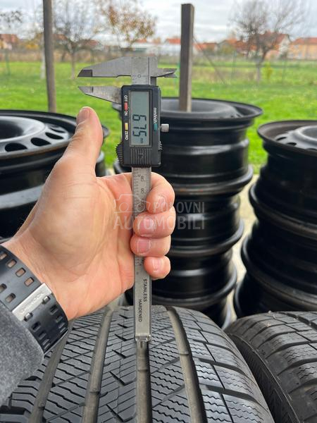 Vredestein 235/55 R17 Zimska