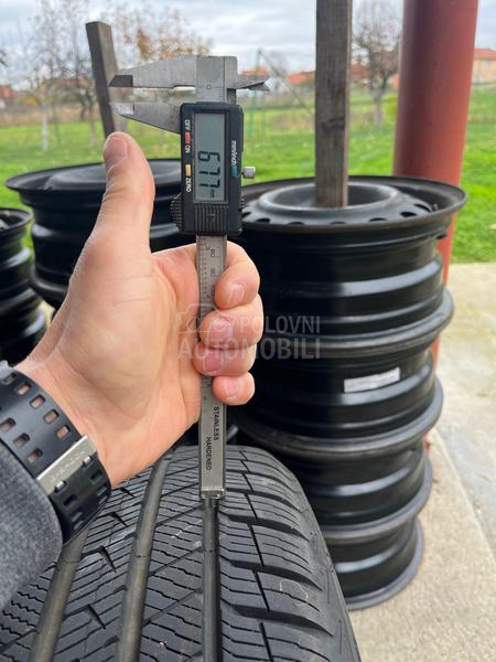 Vredestein 235/55 R17 Zimska