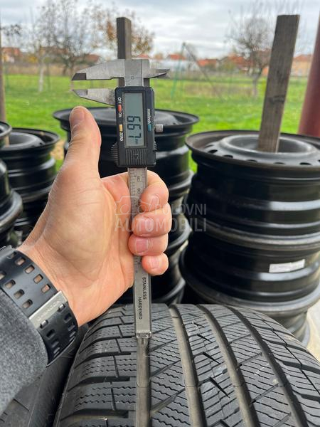 Vredestein 235/55 R17 Zimska