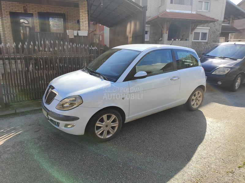 Lancia Ypsilon 